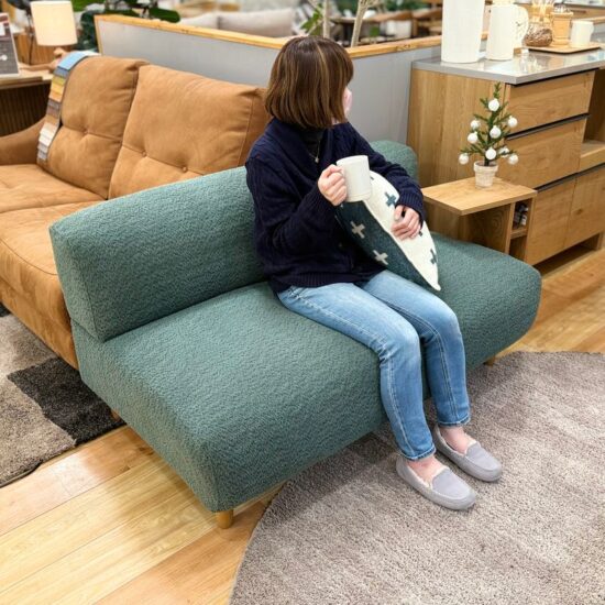 ぽってりフォルムのかわいいソファ