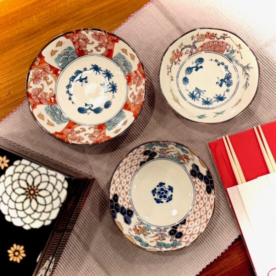 食卓に華を添える器