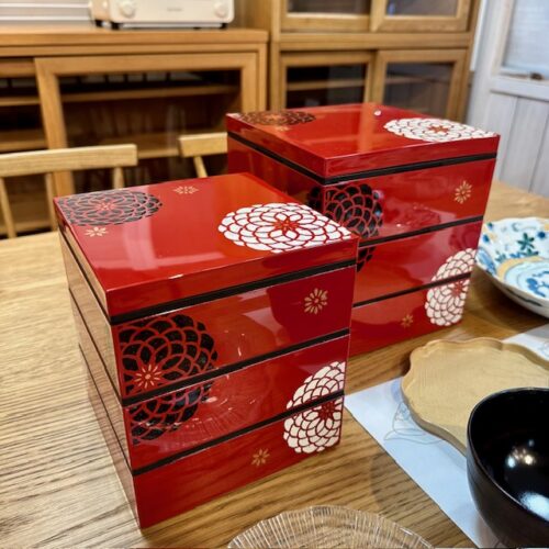 ＊テーブルを華やかに彩るお重箱＊