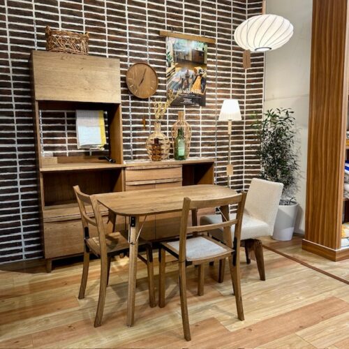 お部屋に合わせて自在にフィット♪NEWダイニングテーブル