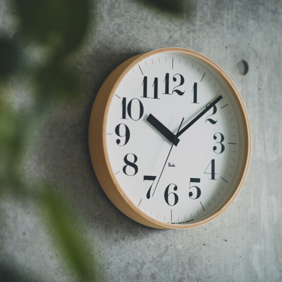 暮らしの真ん中に、名作時計を。