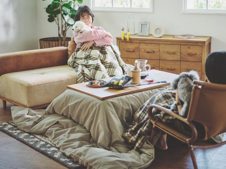 リビングルームで使いたくなるこたつコーデ